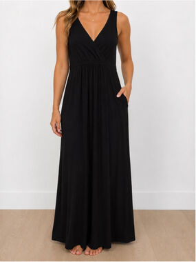 Matty M Sleeveless V-Neck Maxi Dress Sz L Black EUC